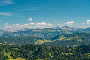 Uitzicht op de Großer Widderstein en Hohen Ifen