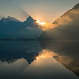 tôt le matin en suisse. sur justus oostrum