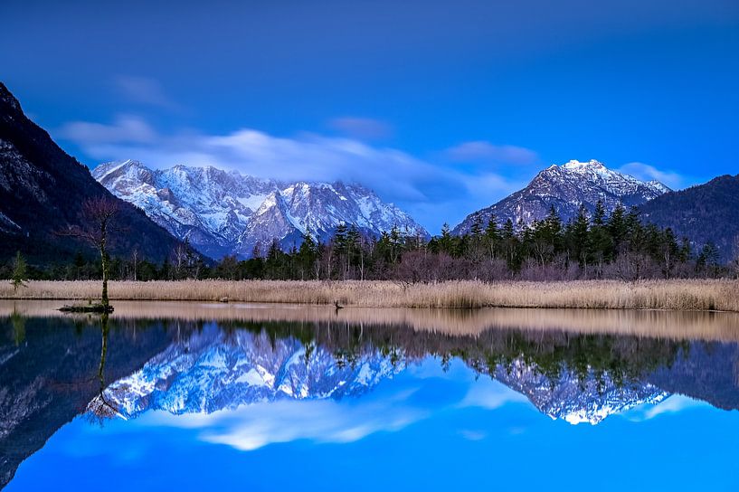 Reflectie Wetterstein gebergte van Markus Weber
