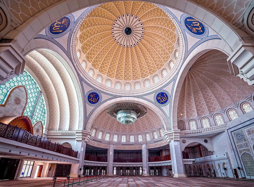 Prächtige Moschee in Kuala Lumpur von Roy Poots