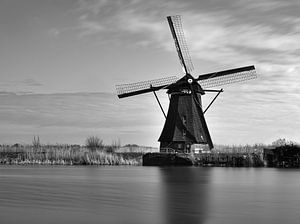 Hollands Landschap Molen in zwart wit van Marjolein van Middelkoop