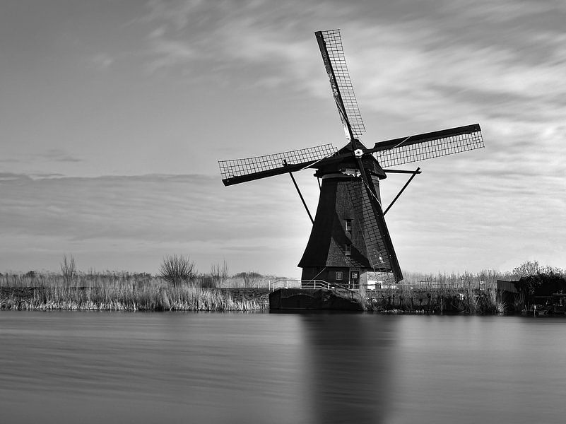 Hollands Landschap Molen in zwart wit van Marjolein van Middelkoop