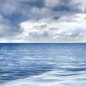 Ocean Sea Water by Voss photography