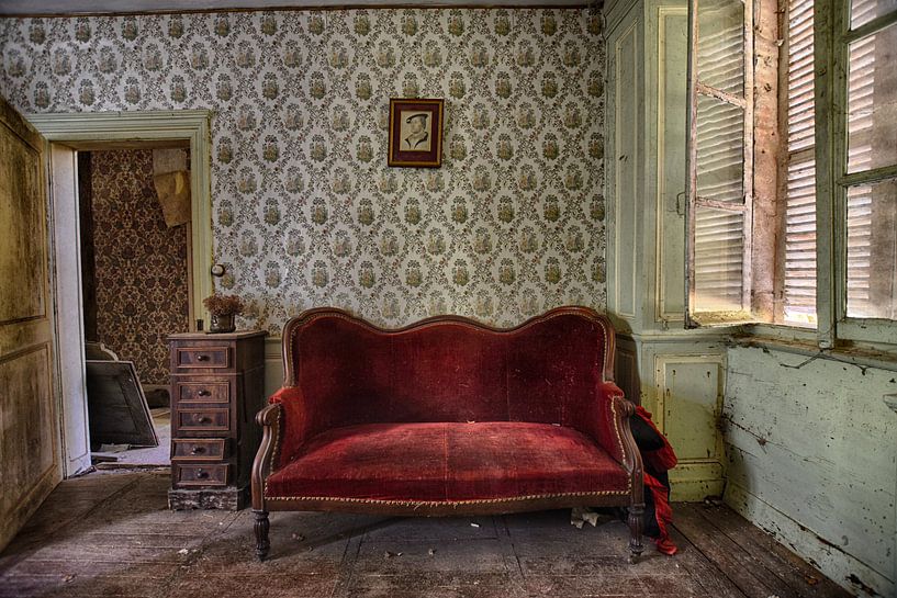 Rotes Sofa von Anne Van Gils