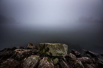 Flusslandschaft im Nebel (Wageningen) von Eddy Westdijk