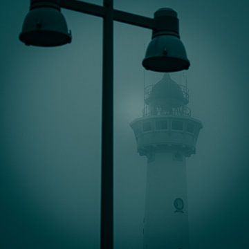 Lighthouse runs into the light by René van der Waals
