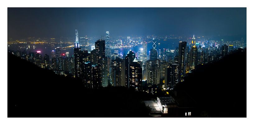 Hong Kong skyline 's avonds van Robin Hartog