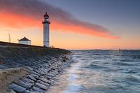 Leuchtturm Hellevoetsluis bei Sonnenaufgang