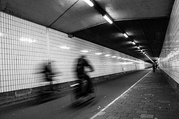 Nijmegen, stationstunnel van Loesje Benda