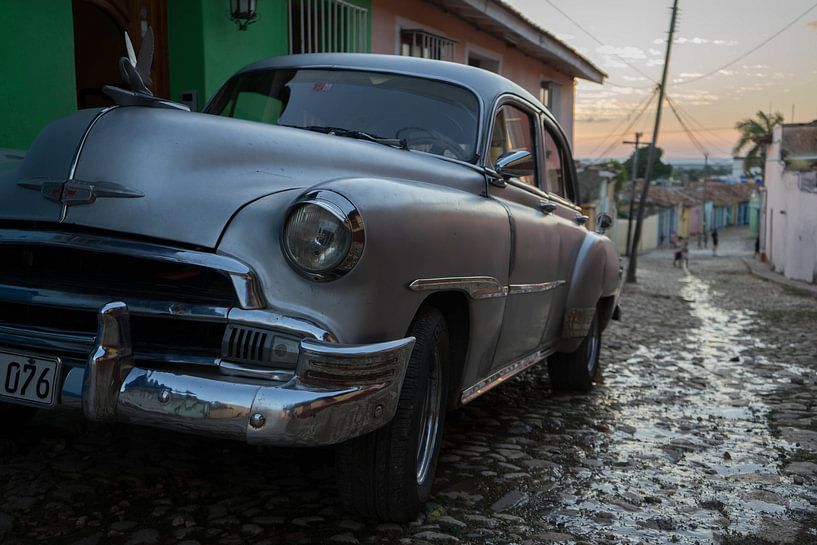 Klassieke Chevrolet in Trinidad - Cuba  van Bart Muller