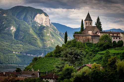 Betoverend Tramin met Dolomieten panorama