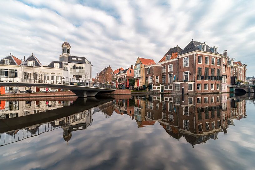 Magnificent view of the city of Leiden with a beautiful cloud cover above it by Jolanda Aalbers