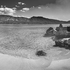 Elafonisi Beach auf der Insel Kreta in Griechenland. Schwarzweis von Voss Fine Art Fotografie