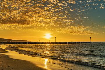 Sonnenuntergang am Strand von Gunter Kirsch