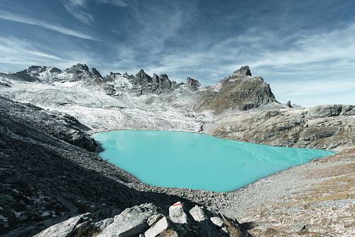 Uitzicht op de turquoise gekleurde Wildsee in de regio Pizol