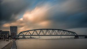 Eisenbahnbrücke Nijmegen (Farbe) von Lex Schulte
