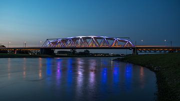 Westervoort bridge lit blue and white by Karlo Bolder