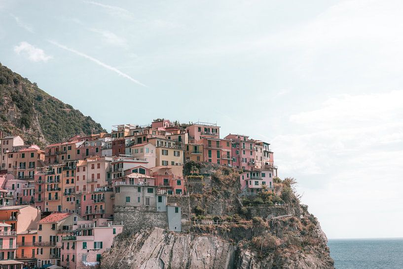 Manarola en bord de mer | Tirage photo Cinque Terre | Italie photographie de voyage par HelloHappylife