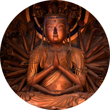 Sente Kannon Bodhisattva met duizend armen. van Kuremo Kuremo