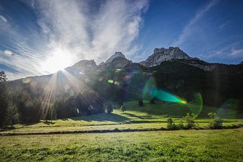 Sonne hinter den Bergen