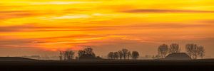 Groningse skyline bij zonsondergang