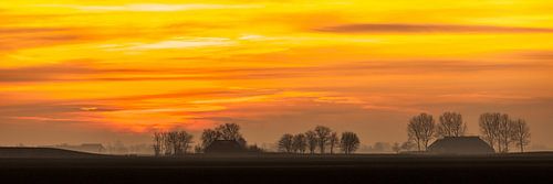 Skyline von Groningen bei Sonnenuntergang