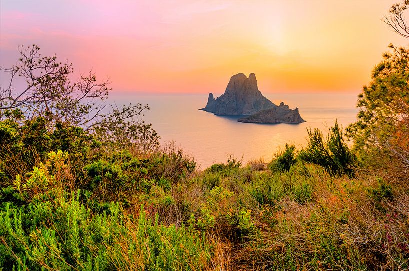 Zonsondergang Es Vedra, Ibiza Spanje van Madan Raj Rajagopal