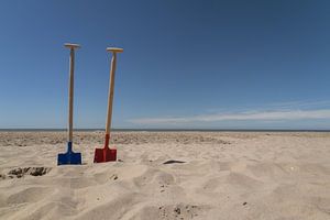Schaufeln am Strand