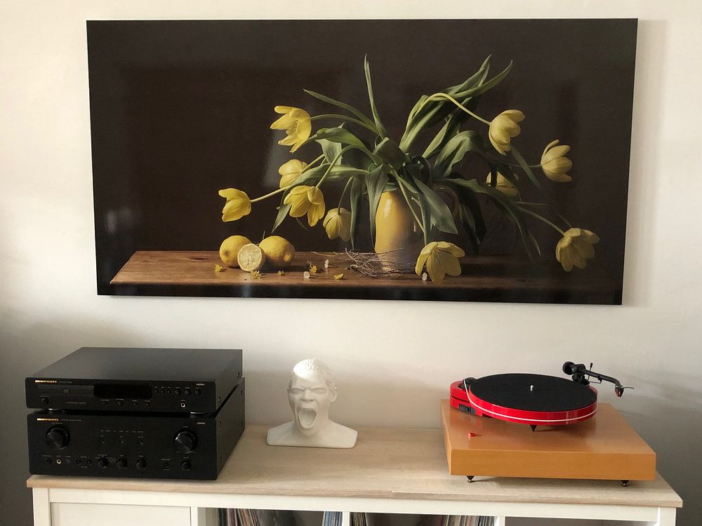 Still life tulips by Monique van Velzen