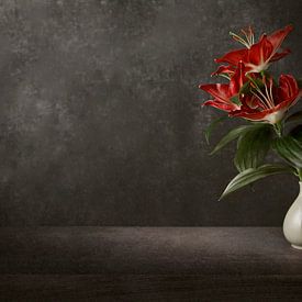 A still life of a red Asiatic lily by Cindy Dominika