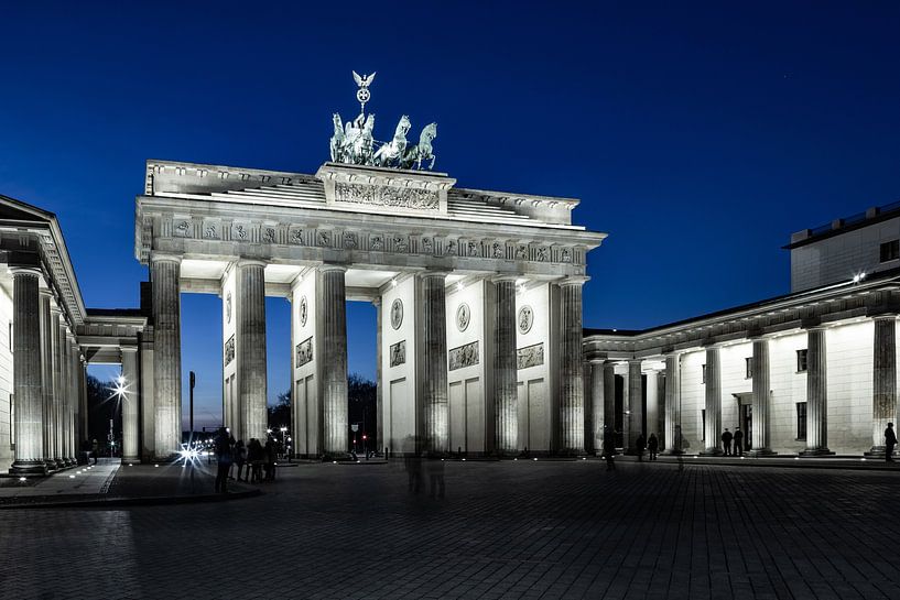 Brandenburger Tor zu blauen Stunde von Frank Herrmann