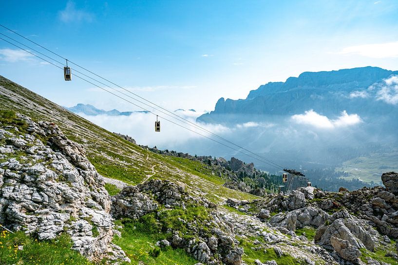 Sassolungo cable car in the Dolomites by Leo Schindzielorz