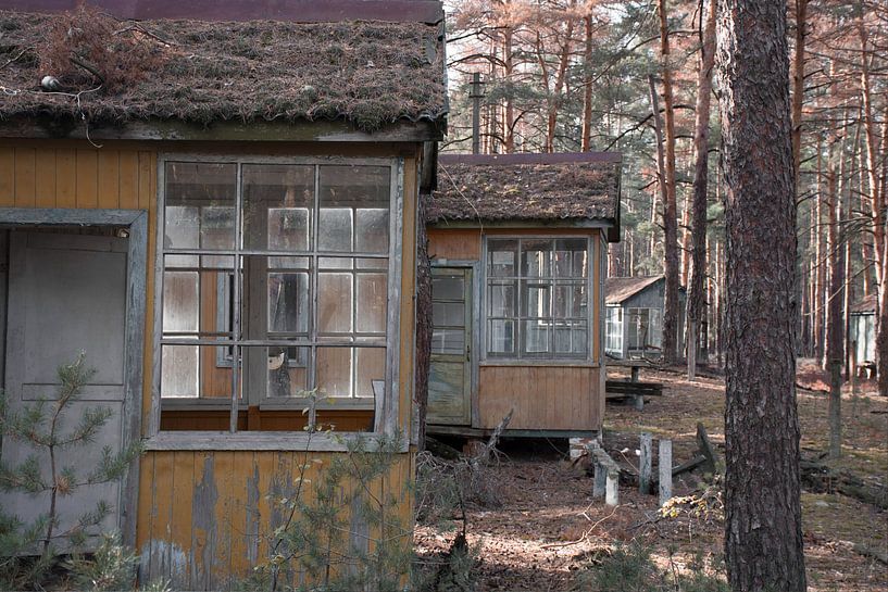 Schoolkamp terrein vlakbij Chernobyl von Tim Vlielander