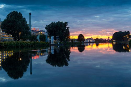 Zonsondergang bij de van Nellefabriek in Rotterdam