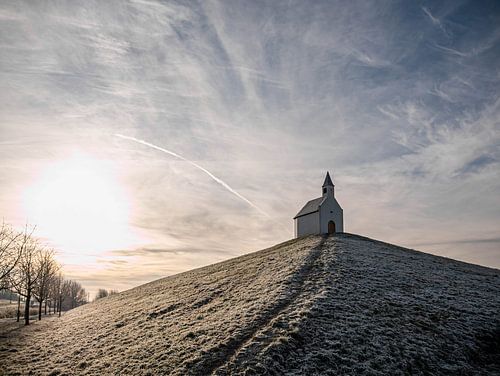 The mound Leidschenveen, in the morning against the light. A work of art in The Hague.