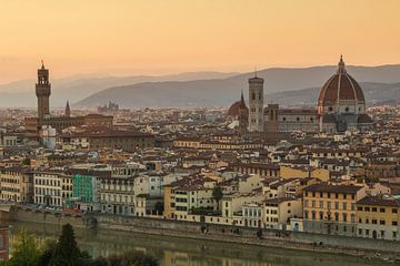 Zonsondergang in Florence van Ilya Korzelius