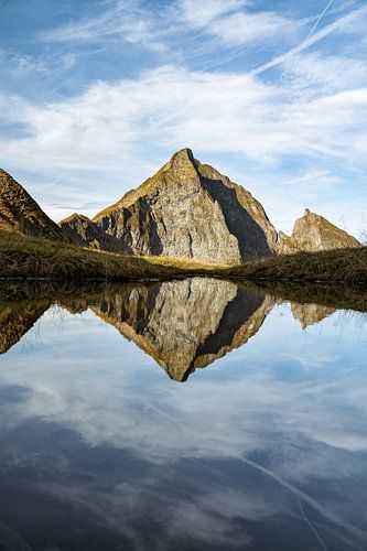 Eissee in de Allgäuer Alpen met uitzicht op Höfats