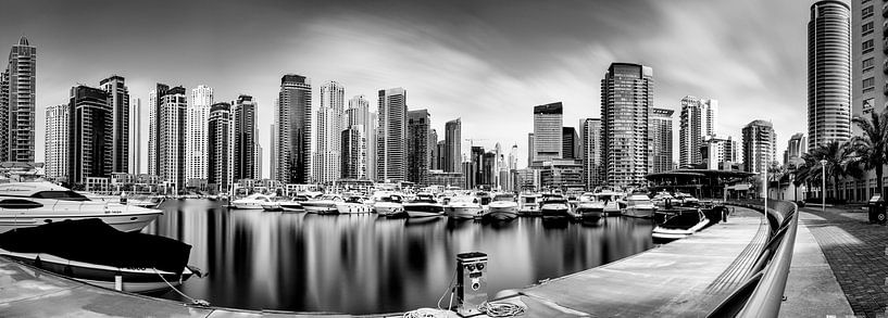 Dubai Marina Yacht club by Martijn Kort
