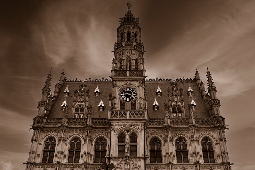 Gevel van het stadhuis van Oudenaarde Sepia van Imladris Images