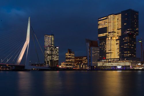 Rotterdamer Skyline Erasmusbrücke von Willemskade aus