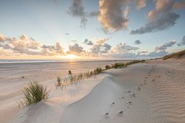 Heerlijke zonsondergang aan het strand van Ameland