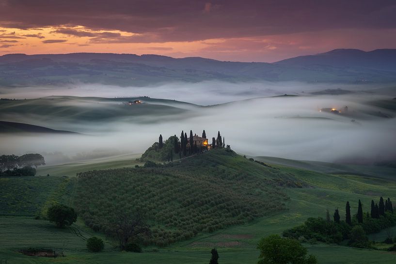 Zonsopkomst in Toscane van Edwin Mooijaart