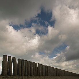 Strandkorb mit Wolken von Edwin van Amstel