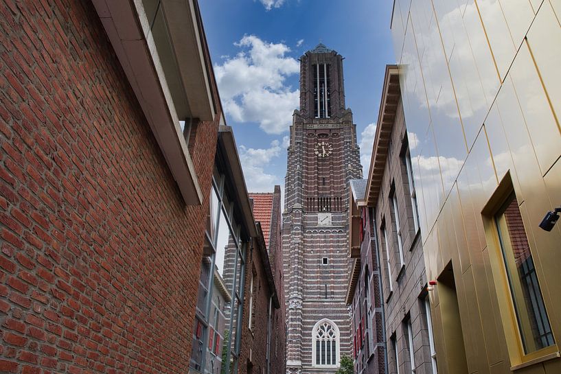 Centre ville de Weert avec la belle église Martinus en arrière-plan par Jolanda de Jong-Jansen