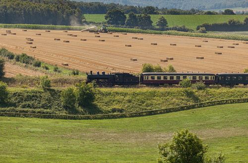 Train à vapeur à travers les collines du sud du Limbourg