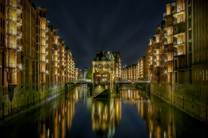 Hamburg moated castle by Sabine Wagner