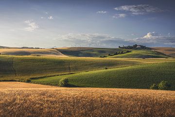 Shadows and lights, landscape in Tuscany by Stefano Orazzini