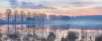 Vlaardingen, mistige zonsopgang boven meer in de winter