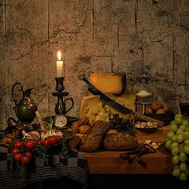 Stilleben mit Käse, Nüssen und Früchten von FotoBob