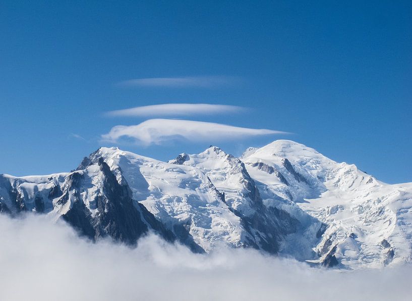 Lenswolken Boven De Mont Blanc van menno visser